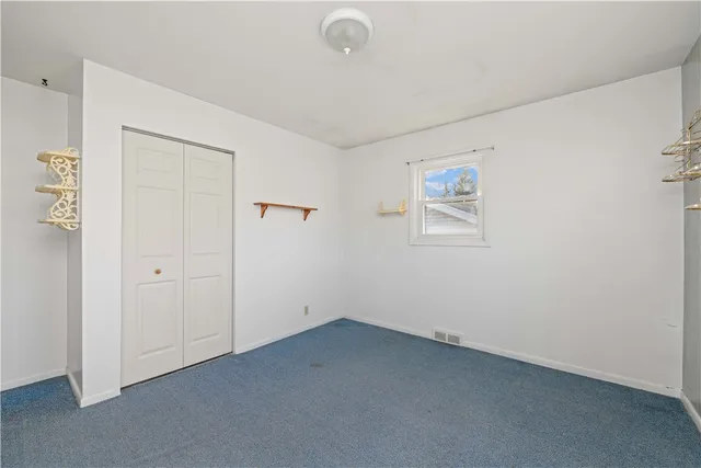 $174,900 | 217 Rosecroft Drive, Greece, NY 14616