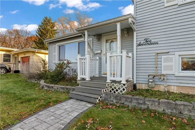 $174,900 | 217 Rosecroft Drive, Greece, NY 14616