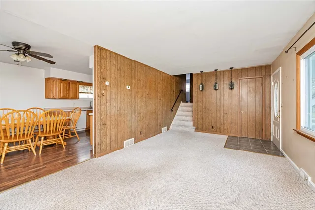 $174,900 | 217 Rosecroft Drive, Greece, NY 14616