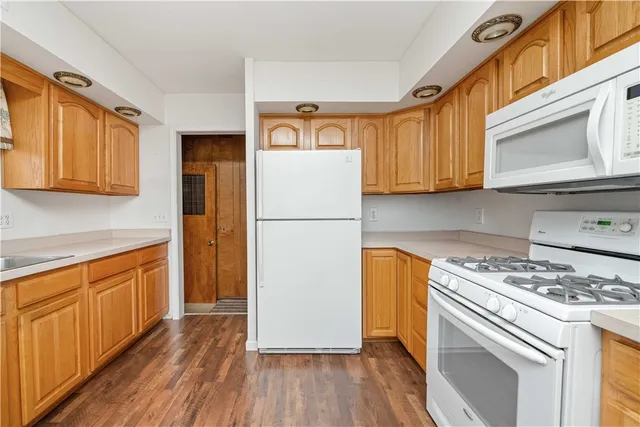 $174,900 | 217 Rosecroft Drive, Greece, NY 14616