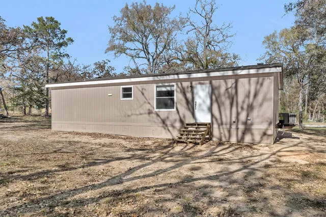 $199,000 | 32 East Lake Road, Huntsville, TX 77340