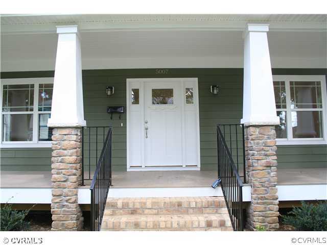5007 Sylvan Road Richmond, VA 23225 - Photo 13 of 16 Porch - Full front porch with craftsman finishes