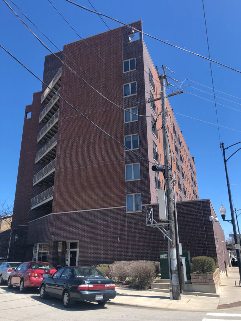 2272 South Archer Ave Unit 4I  