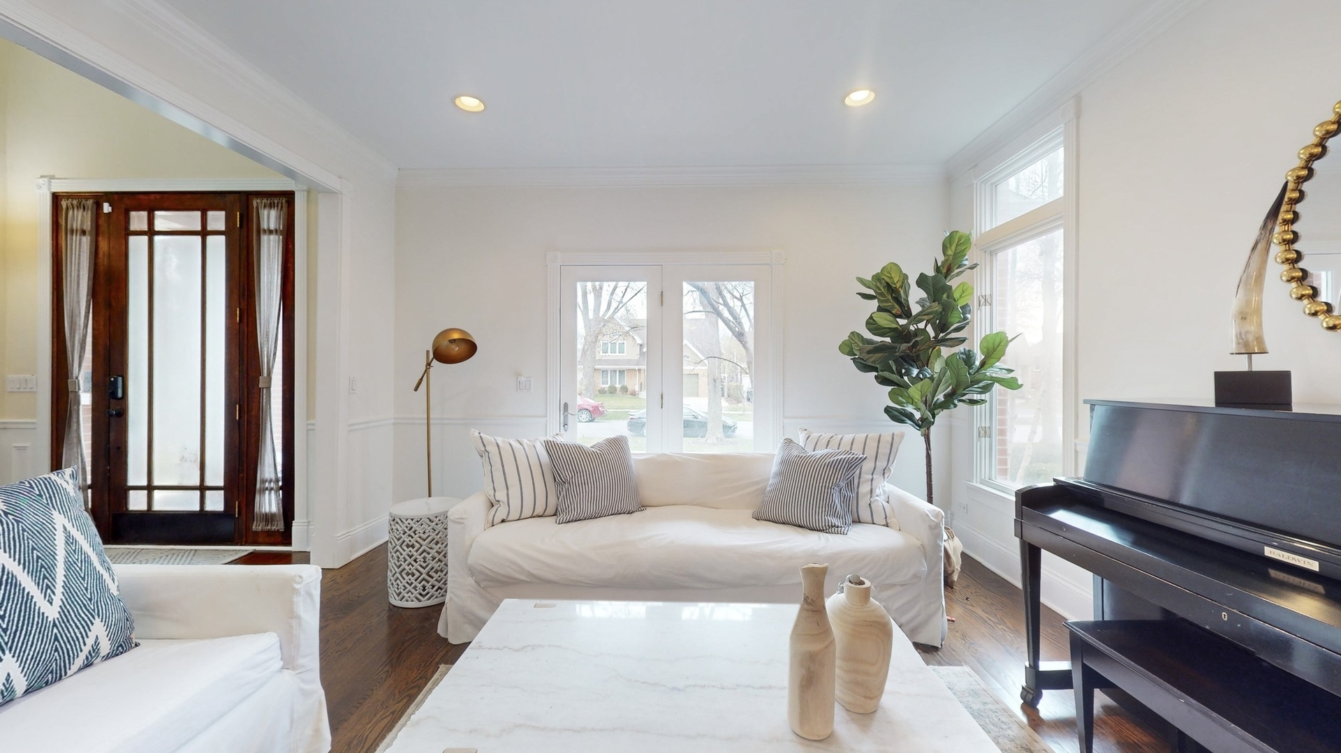 930 South Hamlin Avenue Park Ridge, IL 60068 - Photo 2 of 45 Gallery Image 2