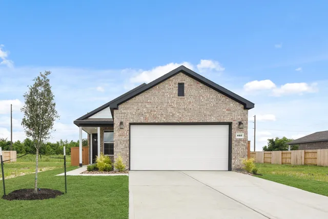 $274,900 | 460 Long Br Drive, Dayton, TX 77535