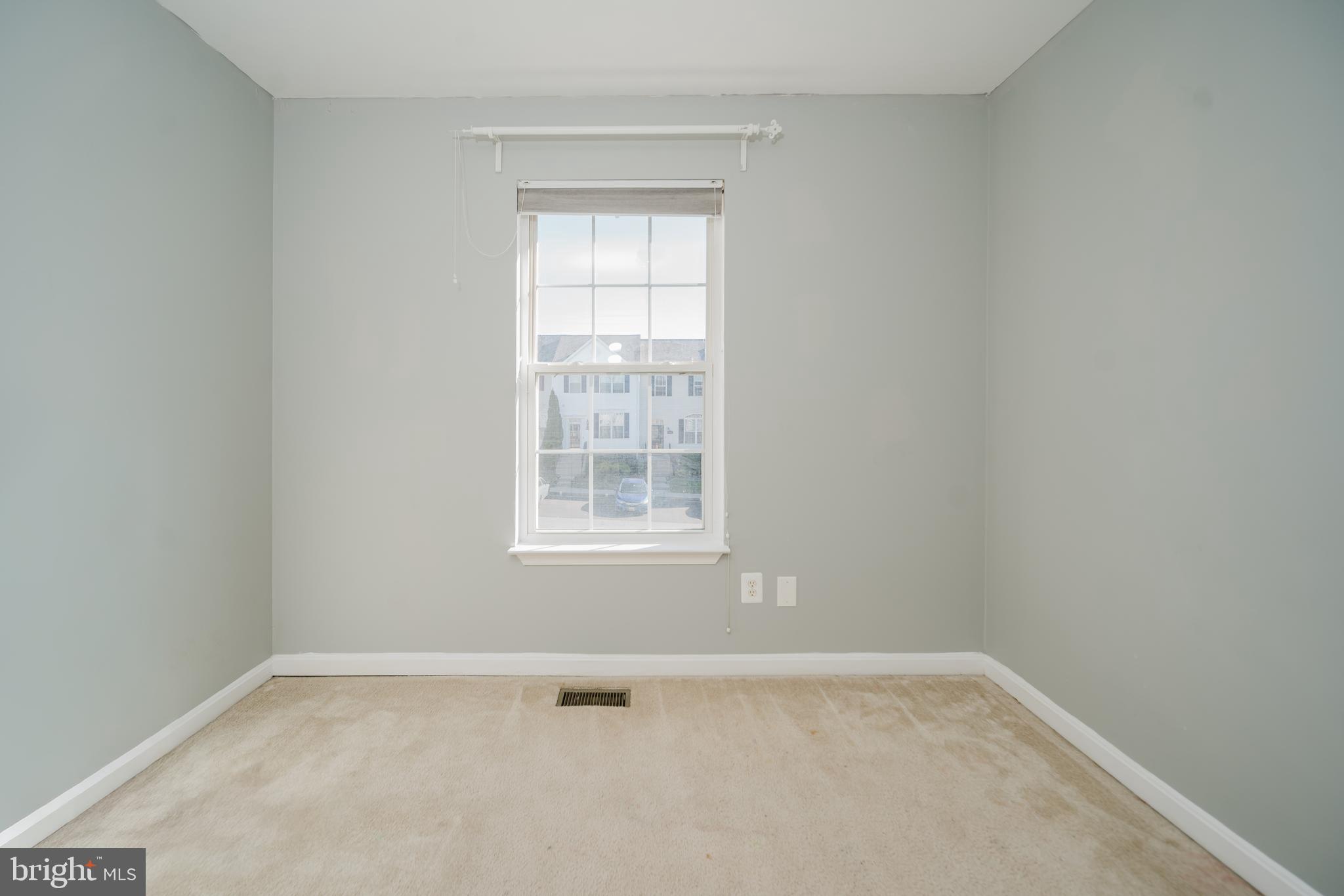 714 Kirkcaldy Way Abingdon, MD 21009 - Photo 22 of 34 an empty room with a window