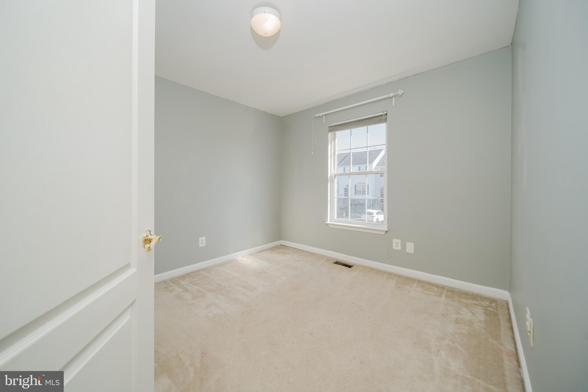 714 Kirkcaldy Way Abingdon, MD 21009 - Photo 24 of 34 an empty room with windows