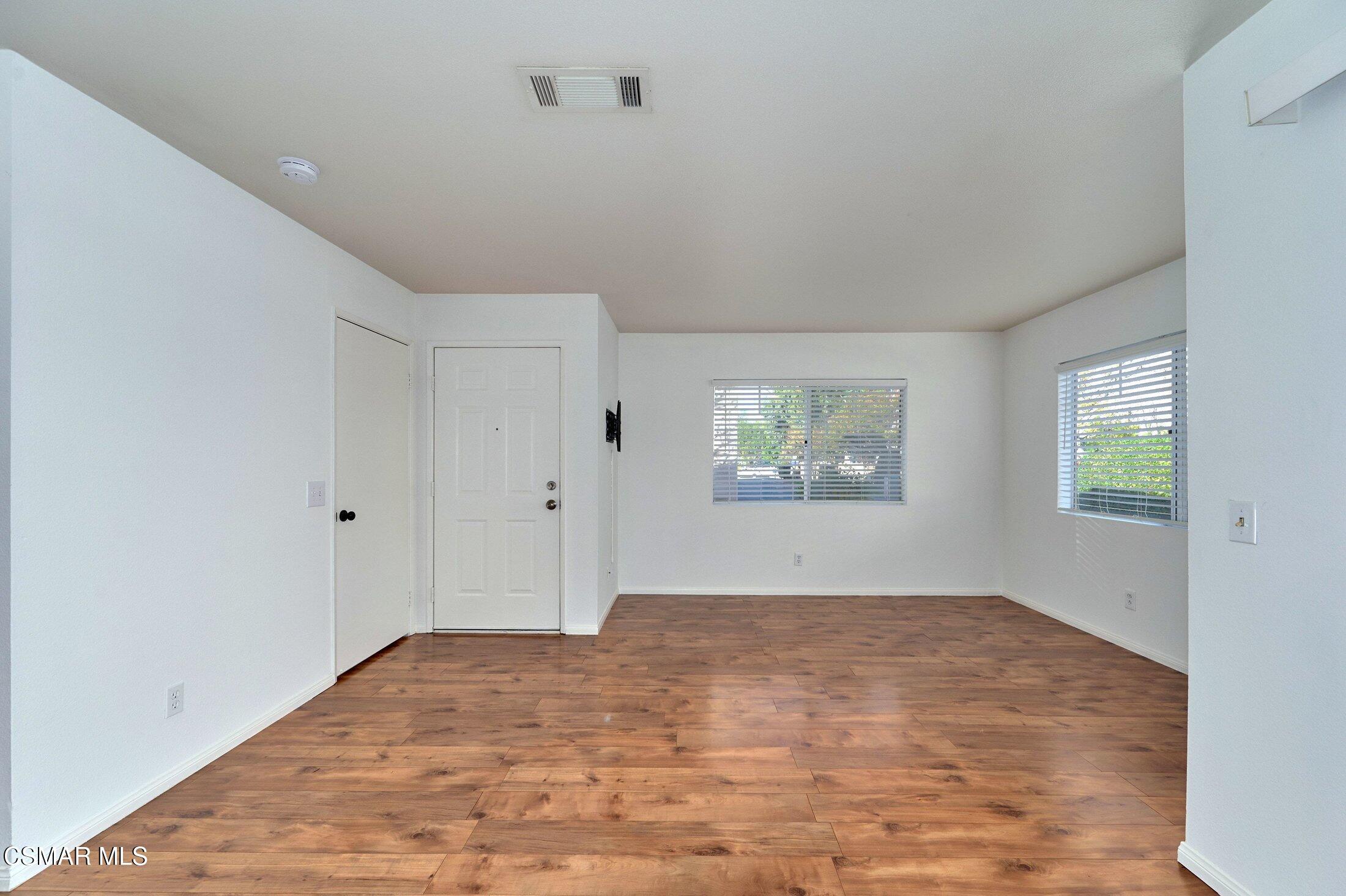 4508 Apricot Road, Unit B Simi Valley, CA 93063 - Photo 4 of 44 an empty room with windows and closet