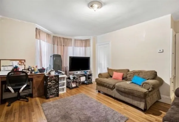 $2,500 | 101 Lowell Street, Unit 3, Peabody, MA 01960
