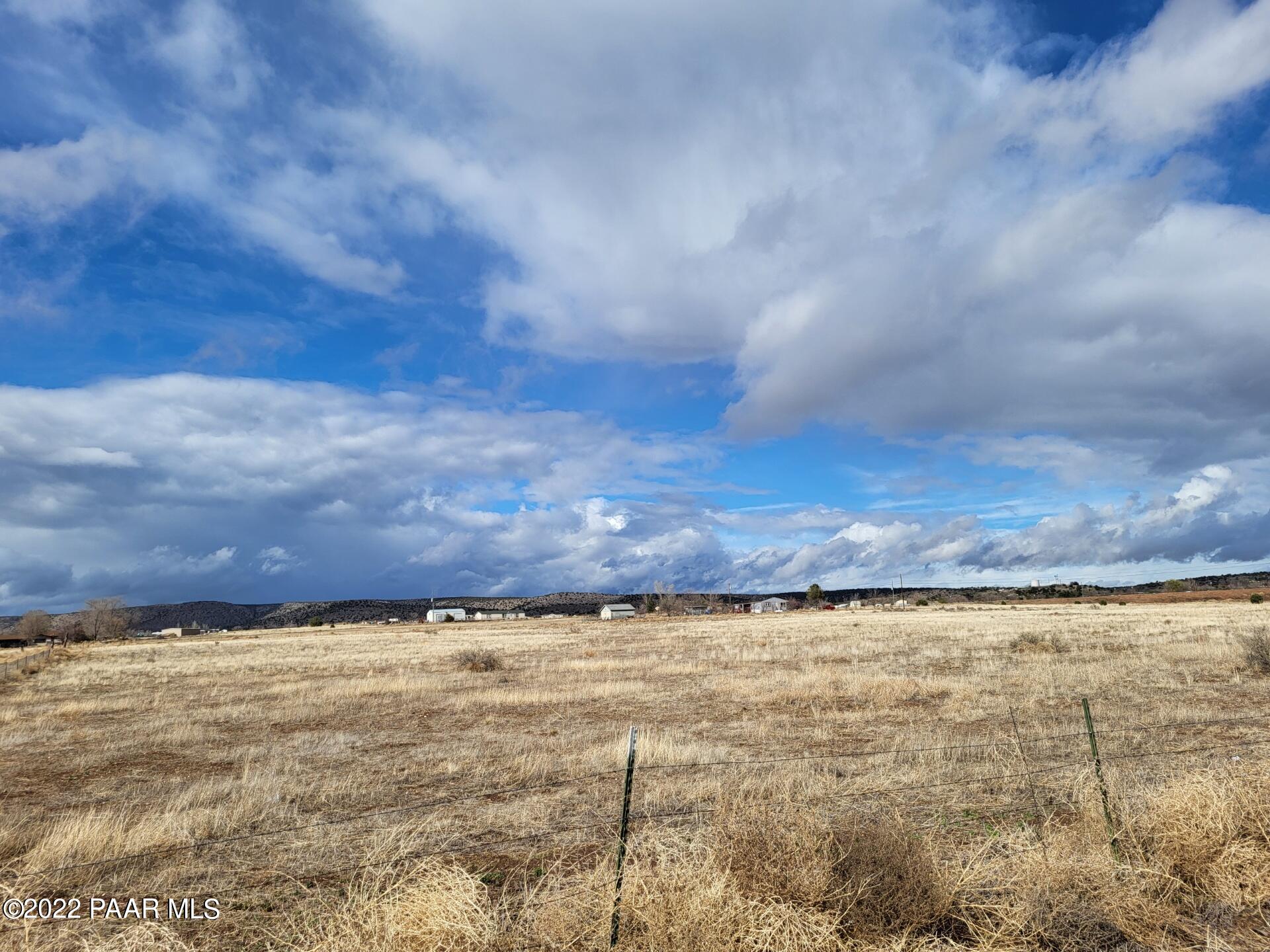 54 West Ranch House Road Paulden, AZ 86334 - Photo 1 of 4 a view of a big yard