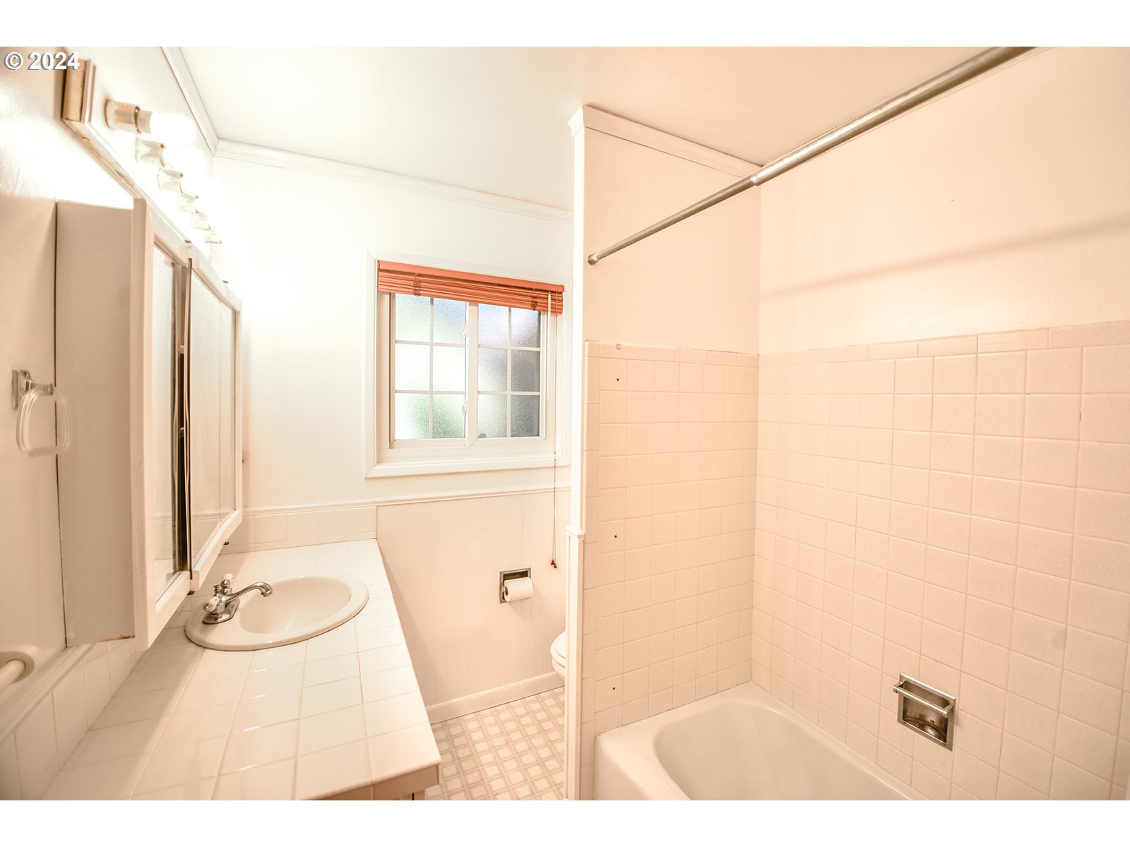 67 Southwest Fall Creek Road Clatskanie, OR 97016 - Photo 15 of 24 Bathroom