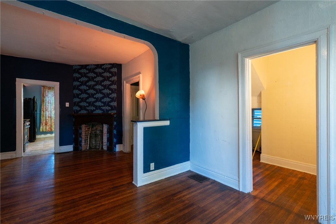 86 Garner Avenue Buffalo, NY 14213 - Photo 3 of 29