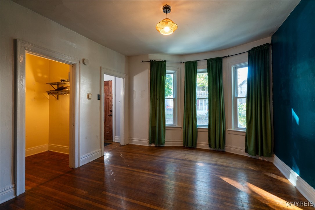 86 Garner Avenue Buffalo, NY 14213 - Photo 4 of 29