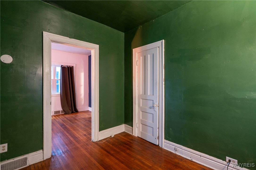 86 Garner Avenue Buffalo, NY 14213 - Photo 10 of 29