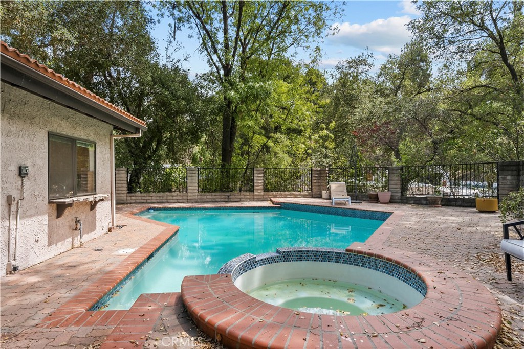 4444 Rochelle Place Encino, CA 91316 - Photo 37 of 55 Gallery Image 37