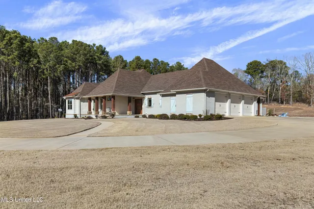 $929,900 | 167 Dogwood Trace, Brandon, MS 39042