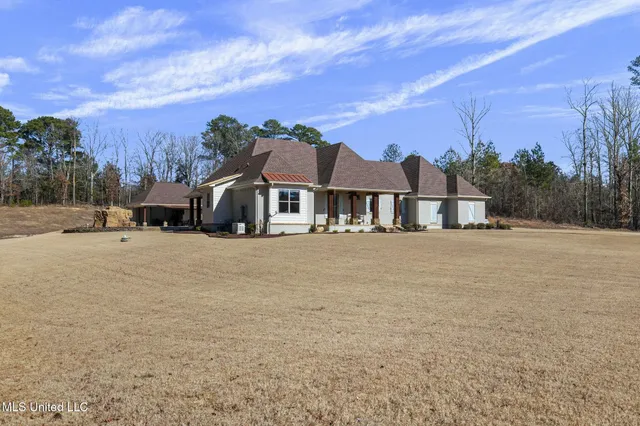 $929,900 | 167 Dogwood Trace, Brandon, MS 39042