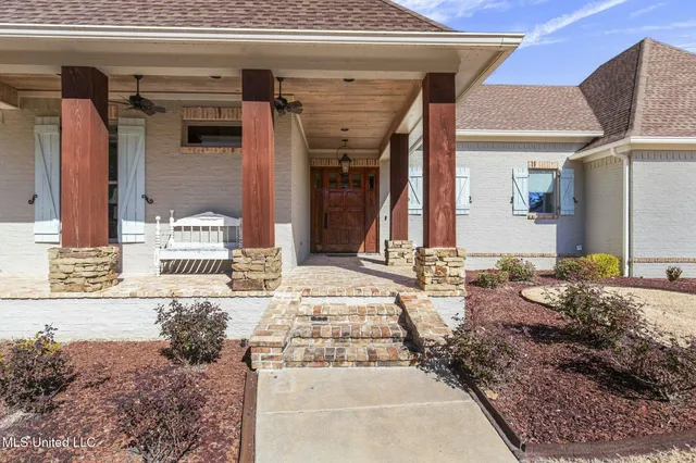 $929,900 | 167 Dogwood Trace, Brandon, MS 39042