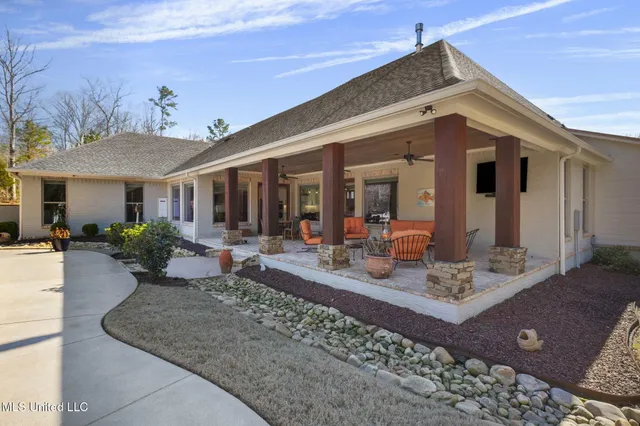 $929,900 | 167 Dogwood Trace, Brandon, MS 39042