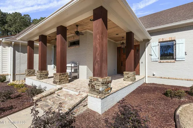 $929,900 | 167 Dogwood Trace, Brandon, MS 39042