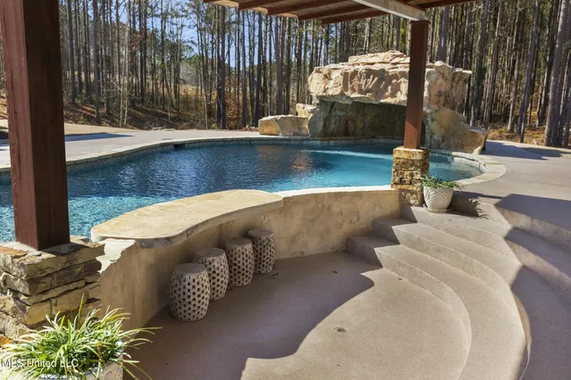 $929,900 | 167 Dogwood Trace, Brandon, MS 39042