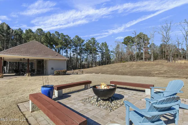 $929,900 | 167 Dogwood Trace, Brandon, MS 39042