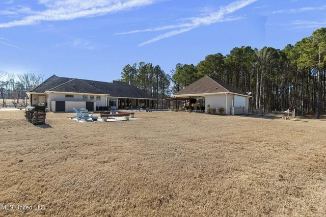 $929,900 | 167 Dogwood Trace, Brandon, MS 39042