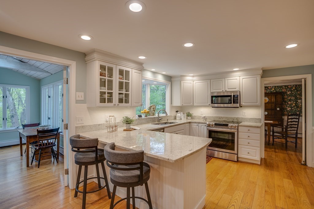 167 Hay Meadow Road North Andover, MA 01845 - Photo 3 of 36