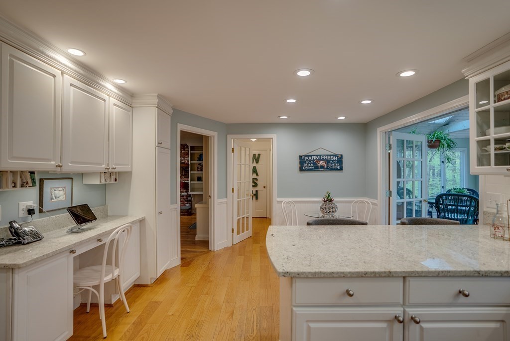 167 Hay Meadow Road North Andover, MA 01845 - Photo 8 of 36