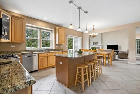 $699,000 | 8 Orchid Court, Streamwood, IL 60107