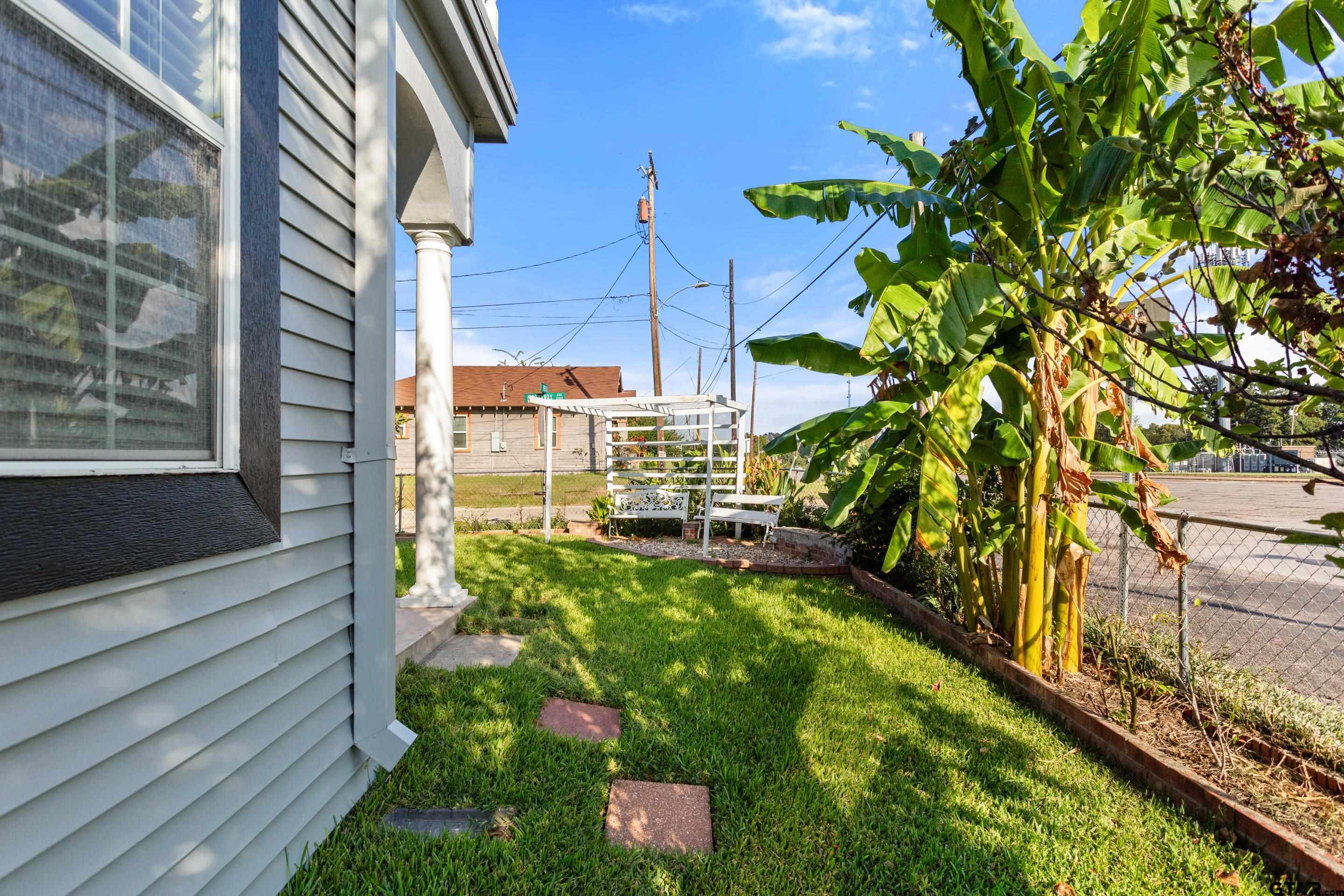 1002 North Normandy Avenue Tyler, TX 75702 - Photo 11 of 41 a view of yard
