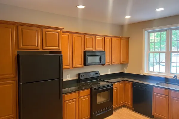 $3,050 | 27 Clancy Drive, Dover, NH 03820