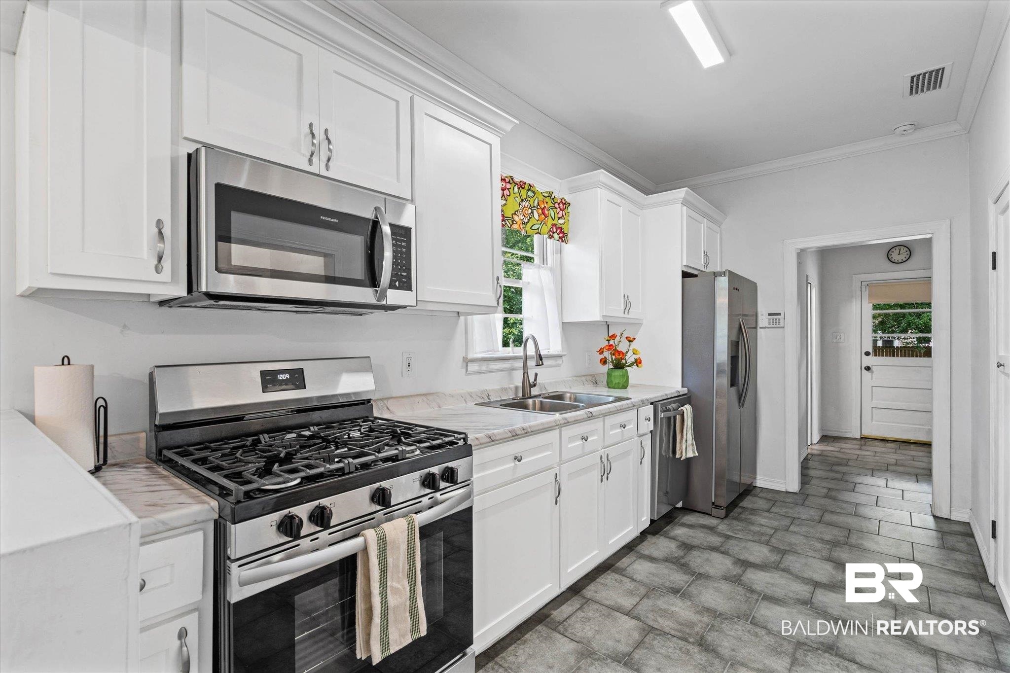 260 Williams Street Mobile, AL 36606 - Photo 7 of 23