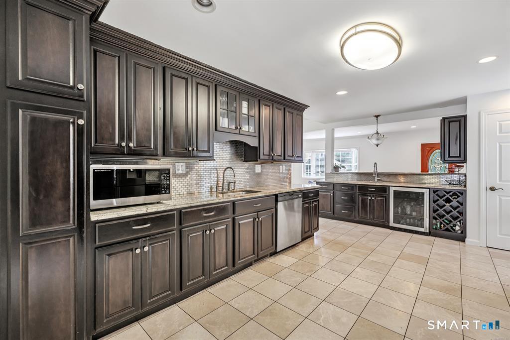 171 Henderson Road Fairfield, CT 06824 - Photo 11 of 37