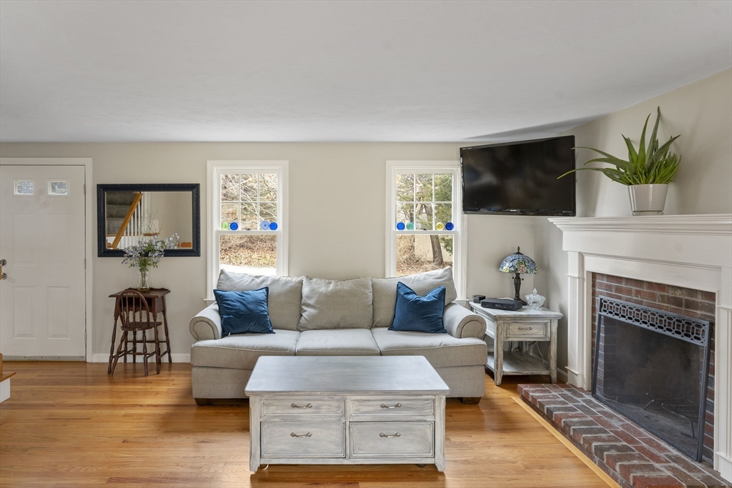 102 R Manomet Point Road Plymouth, MA 02360 - Photo 9 of 19 Gallery Image 9
