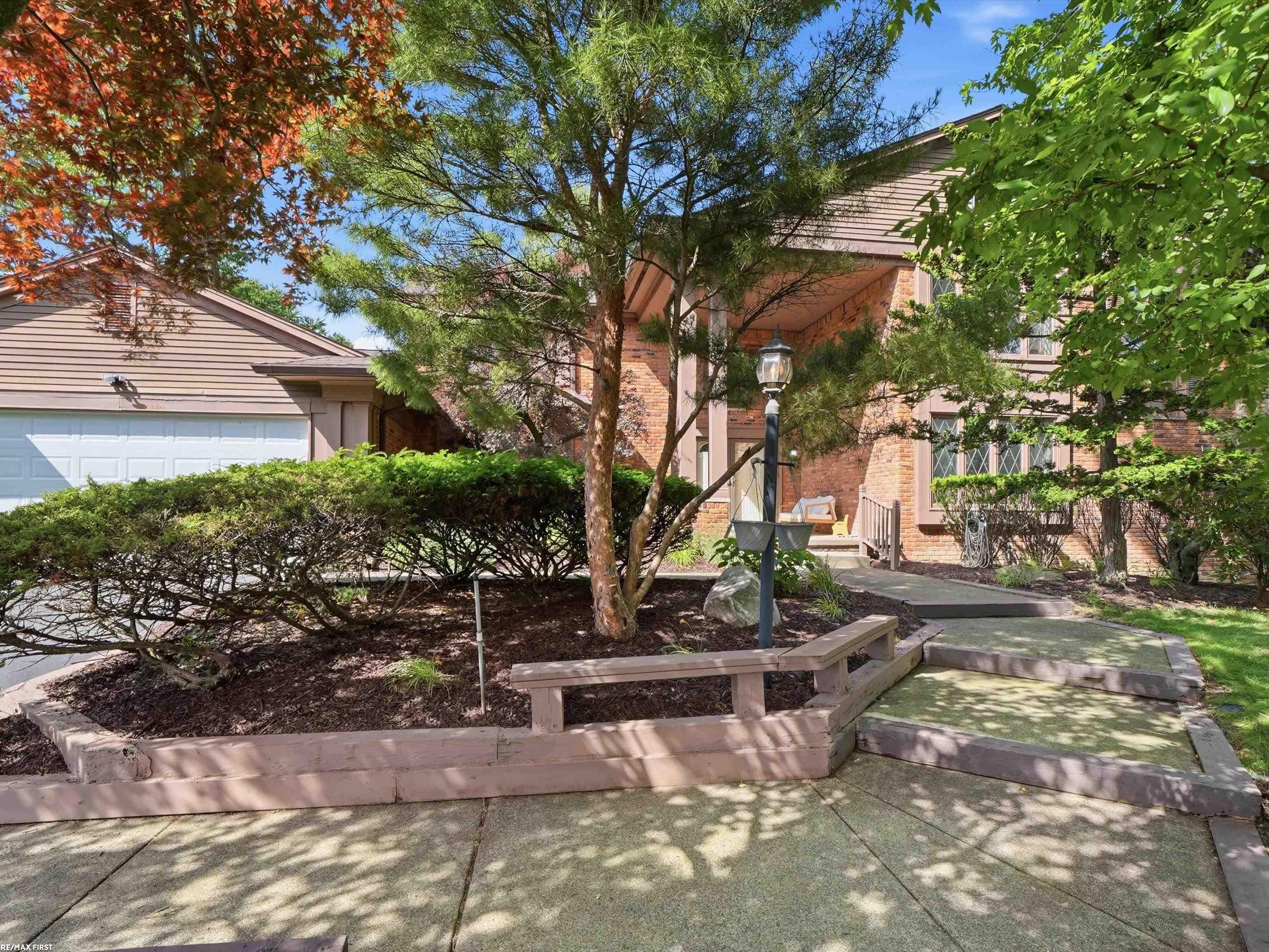 4677 Rolling Ridge Road West Bloomfield, MI 48323 - Photo 3 of 76
