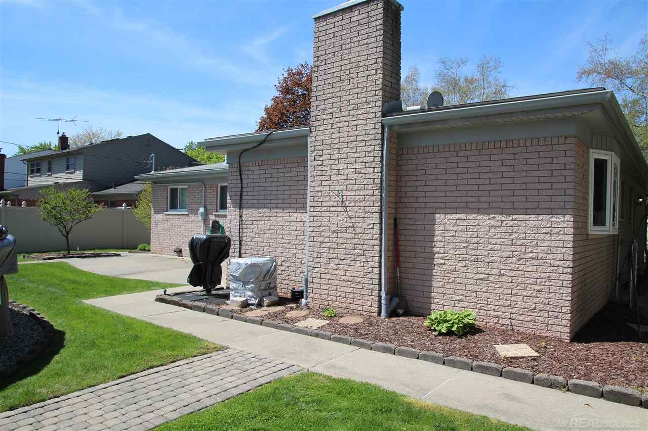 26216 Burg Road Warren, MI 48089 - Photo 63 of 63 31323415-63.JPG