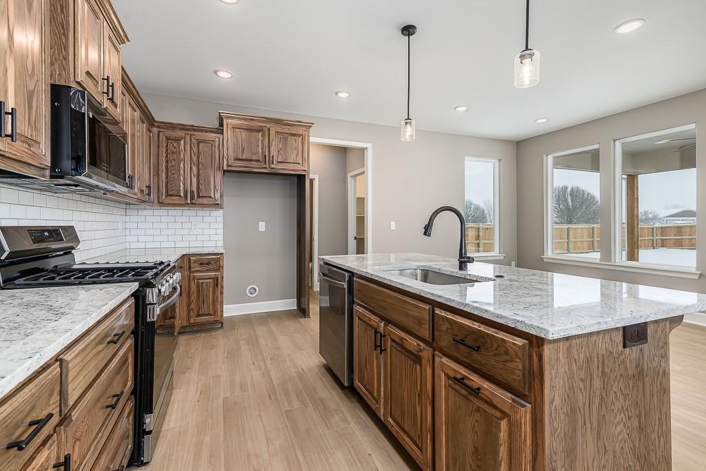 15604 Austin Court Basehor, KS 66007 - Photo 6 of 22