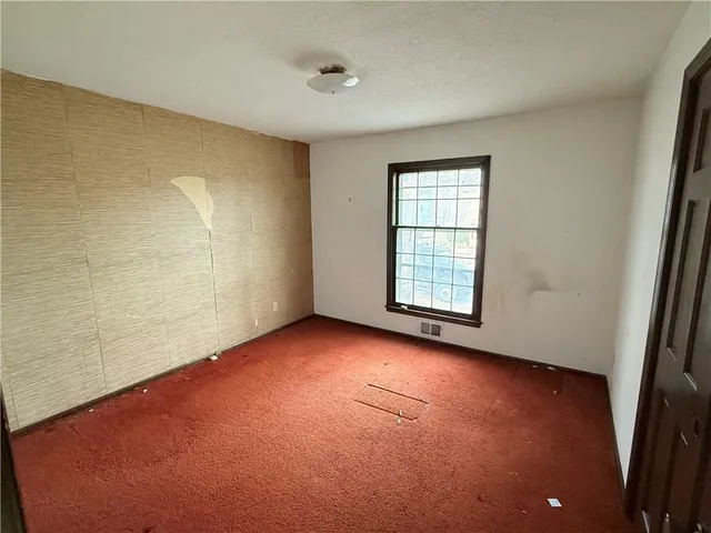 $211,900 | 7026 Lakeshore Drive, Raytown, MO 64133