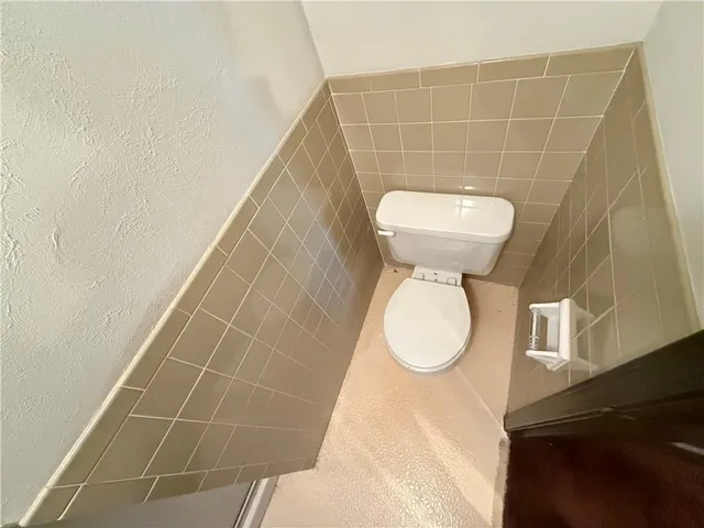 $211,900 | 7026 Lakeshore Drive, Raytown, MO 64133