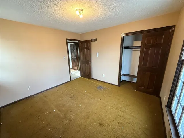 $211,900 | 7026 Lakeshore Drive, Raytown, MO 64133