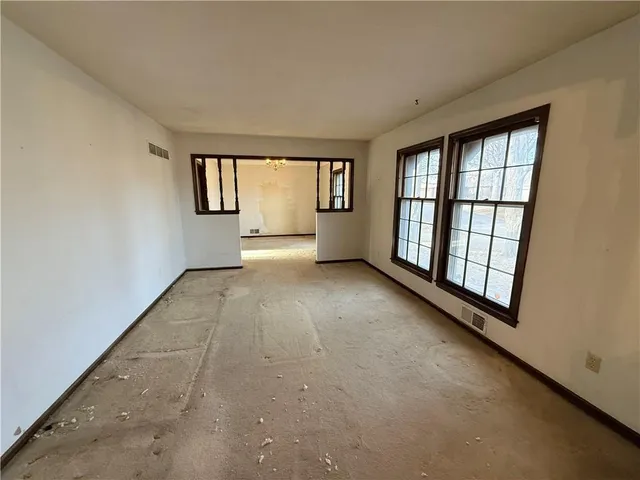 $211,900 | 7026 Lakeshore Drive, Raytown, MO 64133