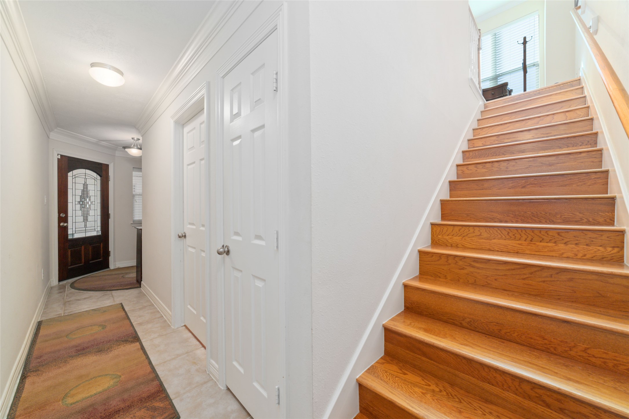 1807 Stacy Crest Houston, TX 77008 - Photo 24 of 32 Large entry way and solid wood floors