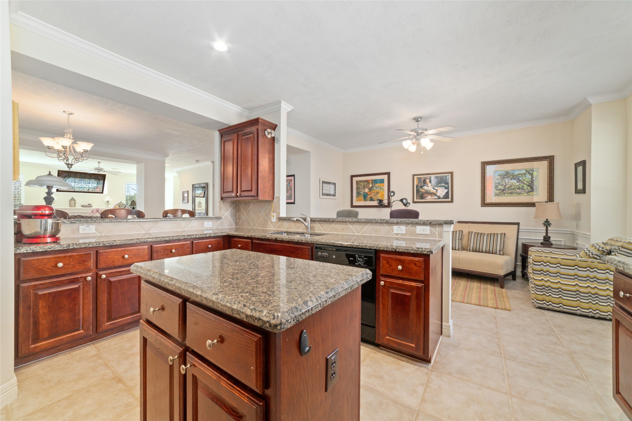 1807 Stacy Crest Houston, TX 77008 - Photo 8 of 32 Kitchen has large eat in area and room for 5 large barstools at the counter tops.