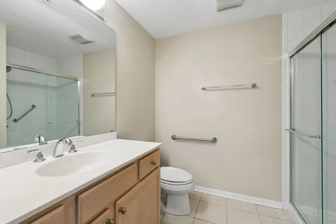 $499,000 | 405 Village Green South, Unit 304, Lincolnshire, IL 60069