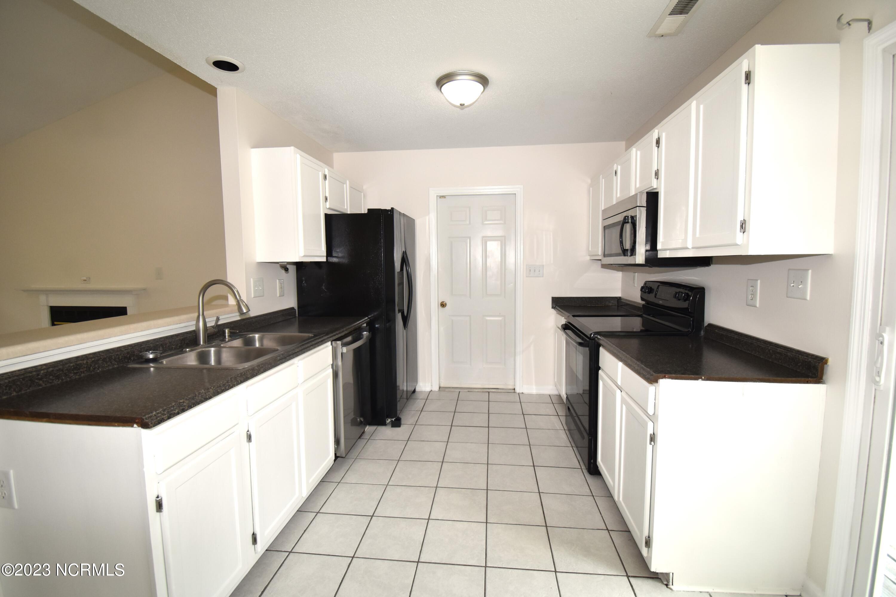279 Parnell Road Hubert, NC 28539 - Photo 8 of 25 DSC_0422
