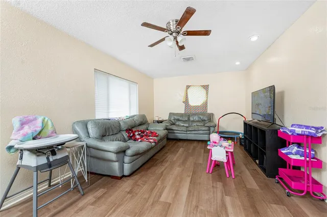 $399,000 | 120 West Perry Lane, Englewood, FL 34223