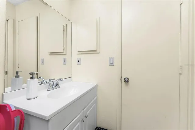 $399,000 | 120 West Perry Lane, Englewood, FL 34223