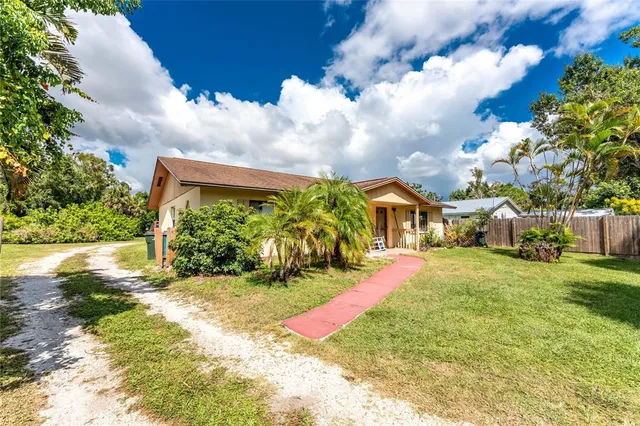 $399,000 | 120 West Perry Lane, Englewood, FL 34223