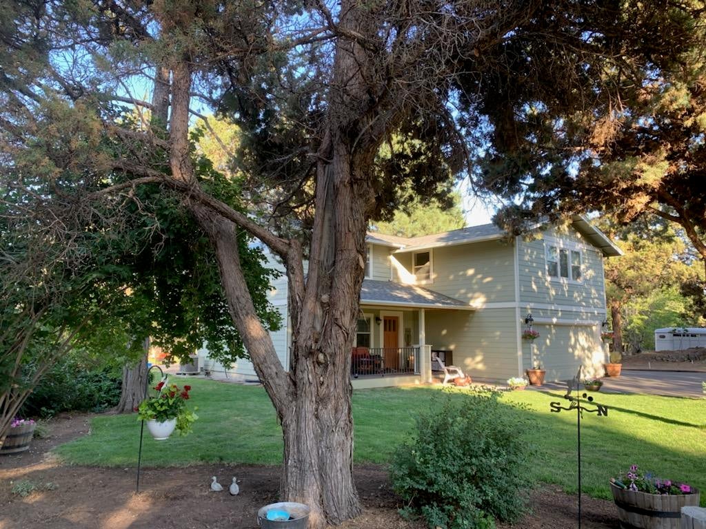 63275 Overtree Road Bend, OR 97701 - Photo 3 of 35 IMG_06701